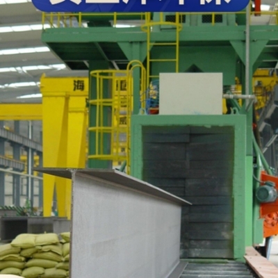 Alta macchina per il blasting a colpo a rotoli personalizzabili per l'efficienza di lavorazione