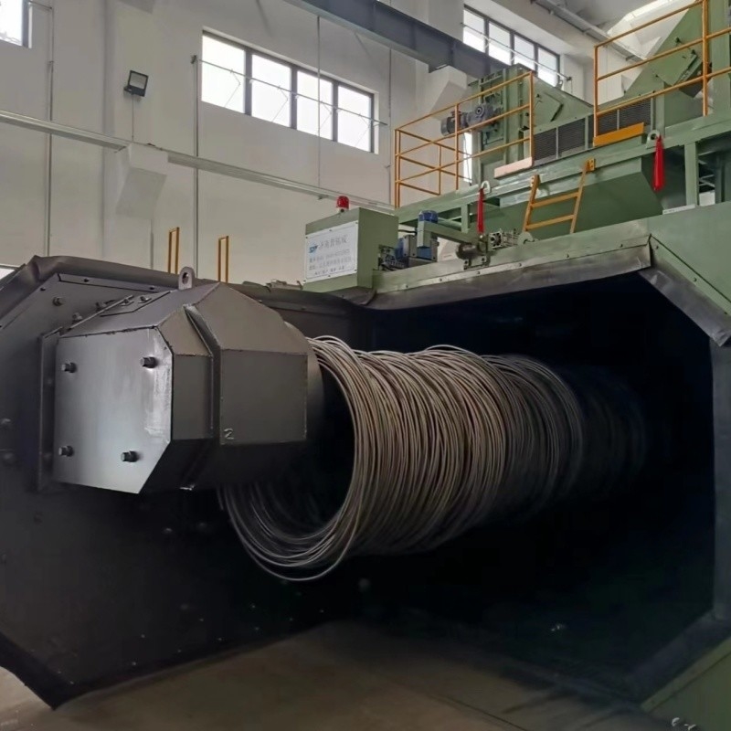 Macchina elettrica mono stazione blu Full Coil Wire Shot Blasting per il risparmio energetico